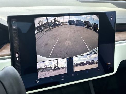 Used 2022 Tesla Model X image 31