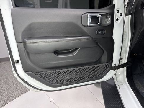 Used 2021 Jeep Gladiator Overland image 6