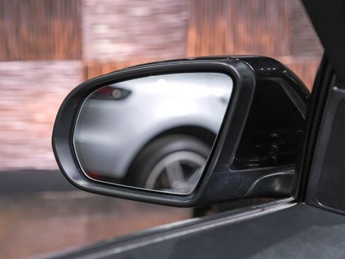 Used 2015 Mercedes-Benz C 300 Sedan image 34