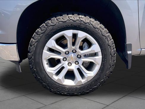Used 2023 Chevrolet Silverado 1500 LTZ w/ LTZ Premium Package AWD/4WD image 11