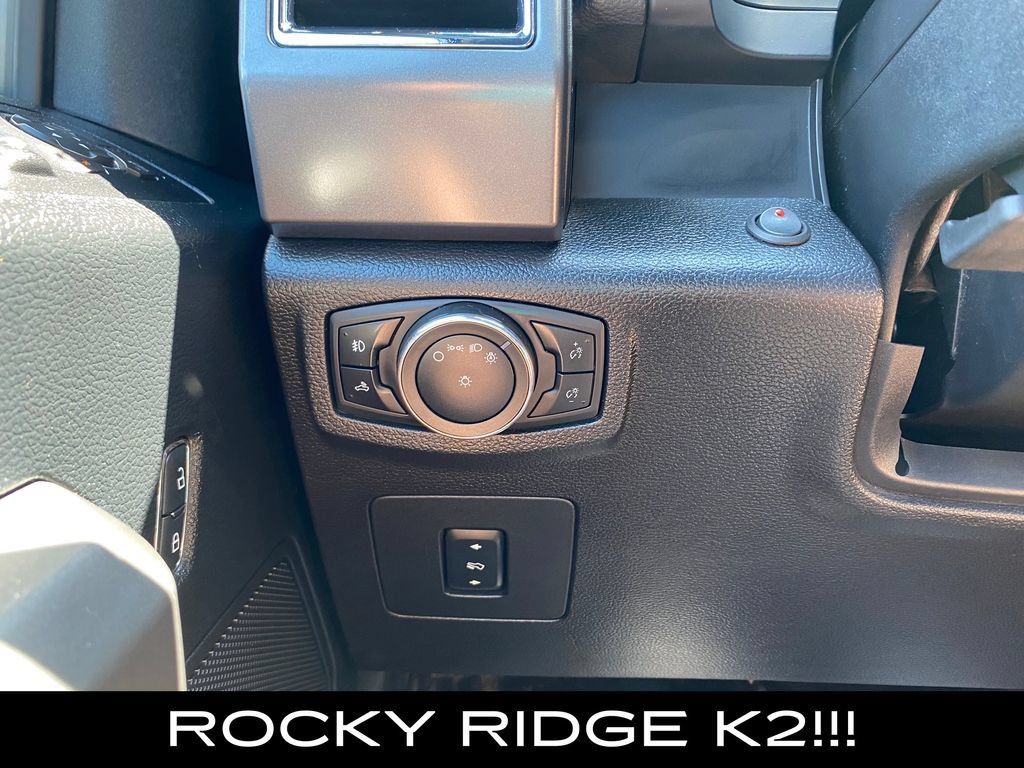 Used 2016 Ford F150 XLT w/ Equipment Group 302A Luxury AWD/4WD image 29