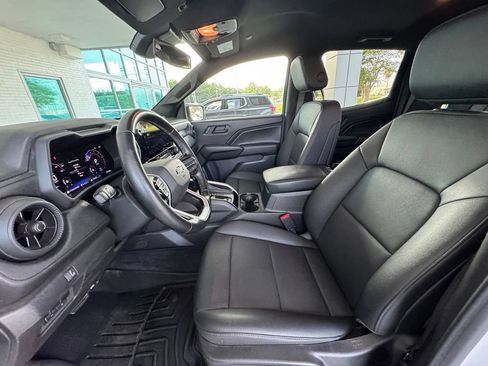 Used 2025 Chevrolet Colorado Trail Boss AWD/4WD image 12