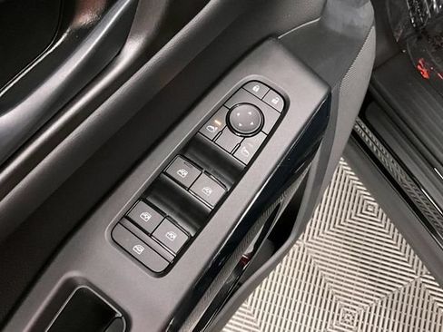 New 2026 Nissan Pathfinder SV w/ SV Premium Package AWD/4WD image 32