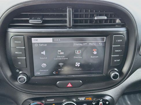 Used 2023 Kia Soul LX w/ LX Technology Package FWD image 27