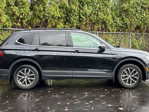 Used 2020 Volkswagen Tiguan SE image 3