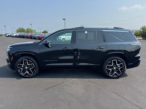 Used 2026 Chevrolet Traverse High Country w/ LPO, Floor Liner Package AWD/4WD image 2
