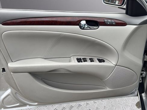 Used 2009 Buick Lucerne CXL image 13