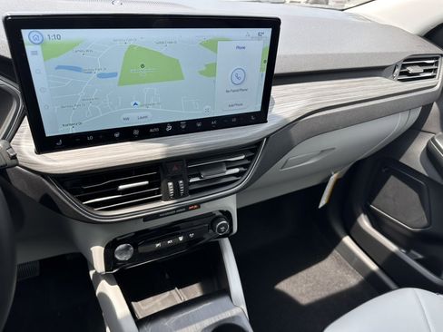 New 2025 Ford Escape SE w/ PHEV Premium Package image 26