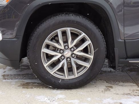 Used 2018 GMC Acadia SLE image 14