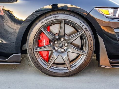 Used 2022 Ford Mustang Shelby GT500 w/ Carbon Fiber Track Pack image 11