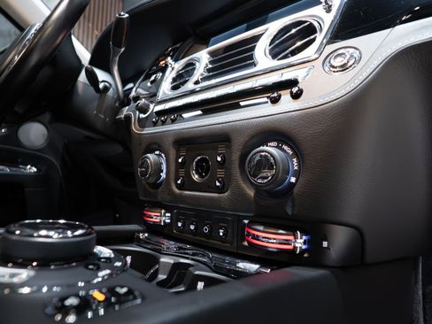 Used 2017 Rolls-Royce Ghost image 24