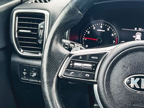 Used 2025 Kia Sportage EX image 19