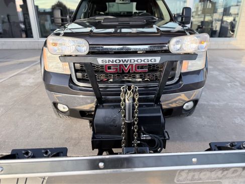 Used 2011 GMC Sierra 2500 SLE w/ SLE Preferred Package image 13