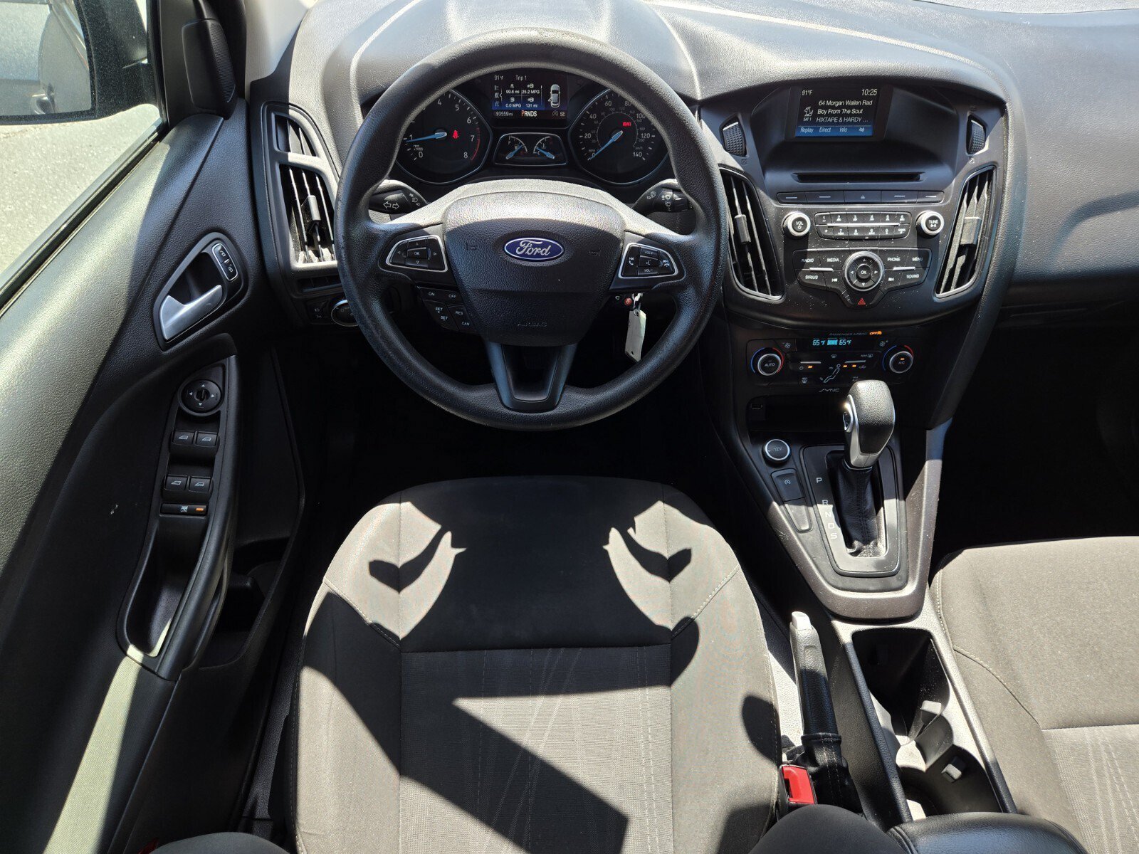 Used 2017 Ford Focus SE FWD image 9