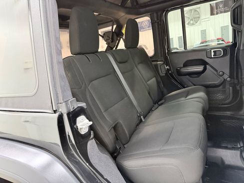 Used 2018 Jeep Wrangler Unlimited Sport AWD/4WD image 32