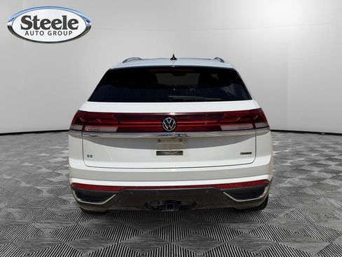 Used 2024 Volkswagen Atlas Cross Sport SE w/ Panoramic Sunroof Package AWD/4WD image 4