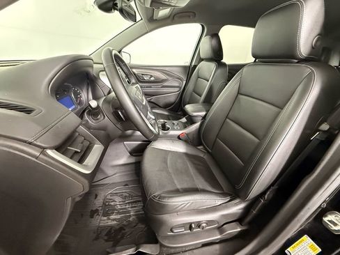 Used 2024 GMC Terrain SLT w/ Elevation Edition image 5