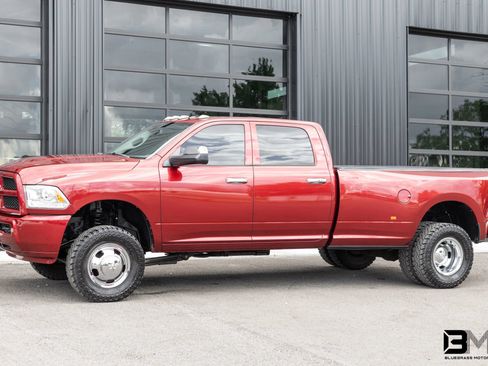 Used 2015 RAM 3500 Tradesman w/ Chrome Appearance Group AWD/4WD image 3