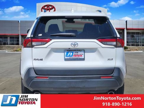 Used 2025 Toyota RAV4 XLE FWD image 6