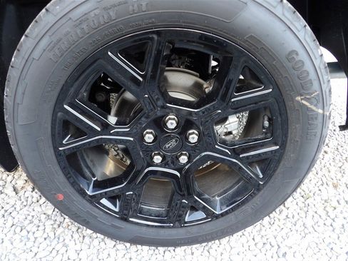 New 2025 Ford Maverick Lariat w/ Black Appearance Package image 26