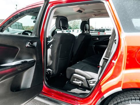 Used 2018 Dodge Journey SXT w/ Connectivity Group FWD image 25