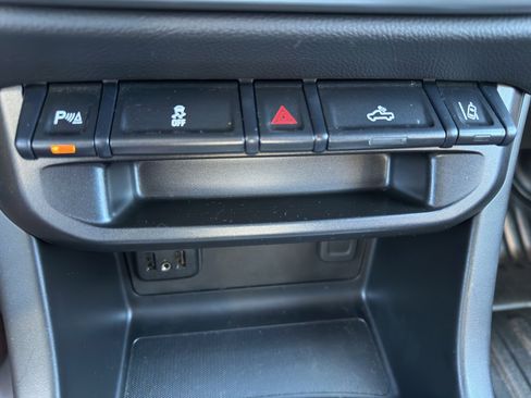 Used 2021 Chevrolet Colorado LT w/ Fleet Safety Package image 18