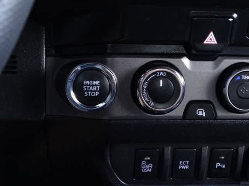 Used 2023 Toyota Tacoma TRD Off-Road w/ TRD Premium Off Road Package image 31