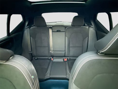 Used 2023 Volvo XC40 Recharge Ultimate image 24