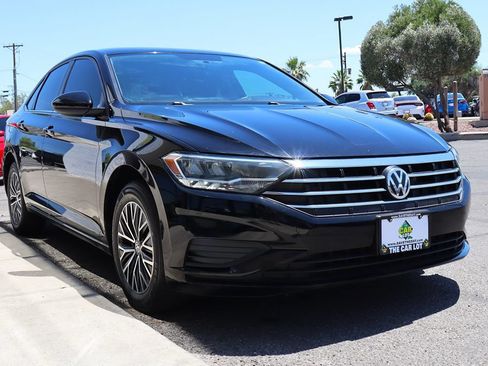 Used 2021 Volkswagen Jetta SE FWD image 18
