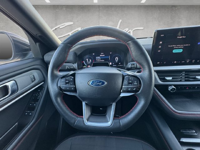 Used 2025 Ford Explorer ST-Line w/ ST-Line Street Pack AWD/4WD image 21