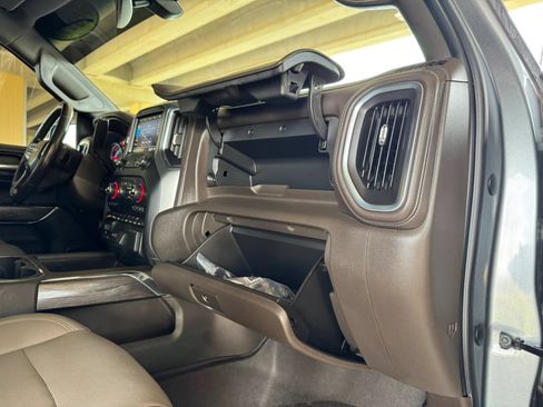 Used 2019 Chevrolet Silverado 1500 LTZ w/ LTZ Plus Package AWD/4WD image 28