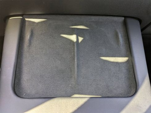 Used 2021 Tesla Model Y Performance image 25