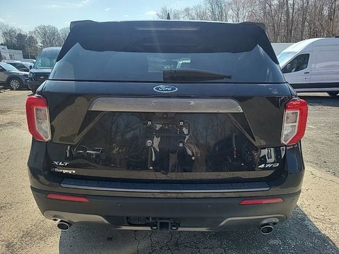 Used 2023 Ford Explorer XLT w/ Equipment Group 202A image 5