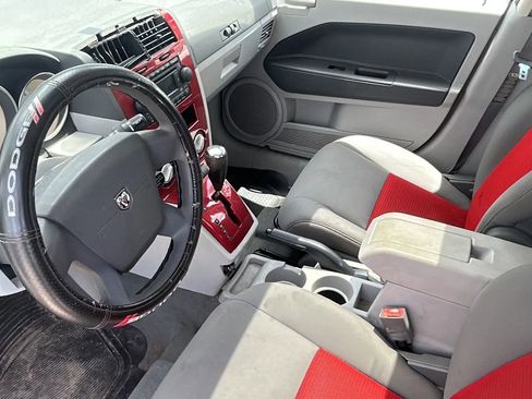 Used 2007 Dodge Caliber SXT FWD image 2