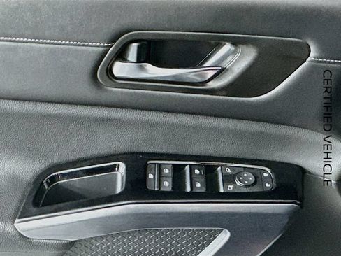 Certified 2024 Nissan Pathfinder SL FWD image 19