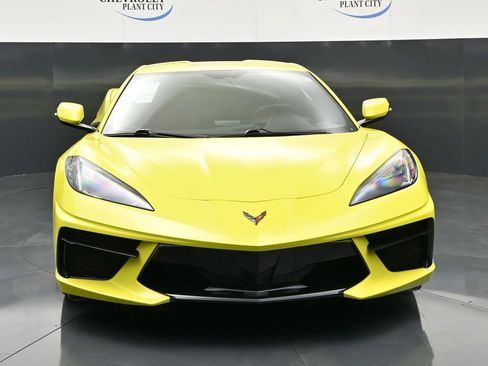 Used 2022 Chevrolet Corvette Stingray Coupe w/ 1LT RWD image 2