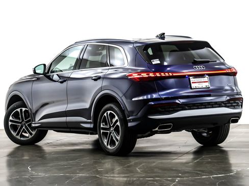 New 2025 Audi Q5 Premium image 12