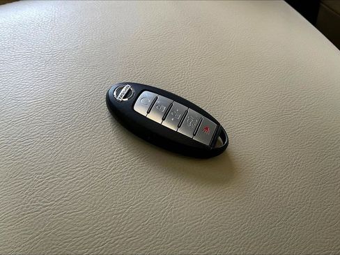 Used 2020 Nissan Armada Platinum w/ Captain's Chairs Package image 34