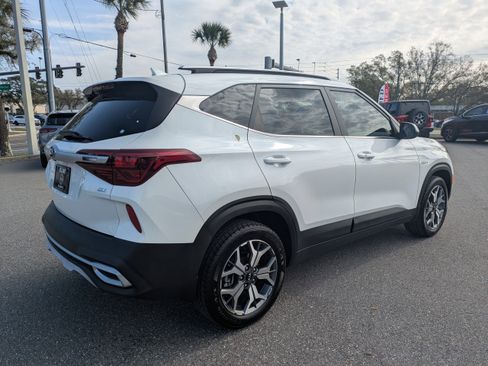 Used 2021 Kia Seltos EX image 4