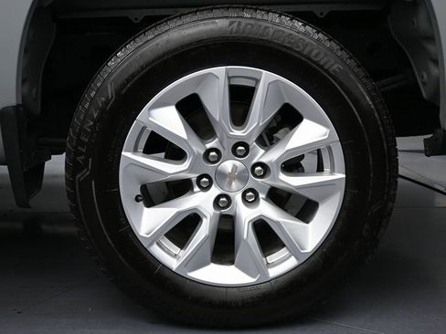 Used 2024 Chevrolet Silverado 1500 Custom image 10