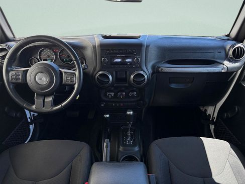 Used 2018 Jeep Wrangler Unlimited Sport w/ Connectivity Group AWD/4WD image 12