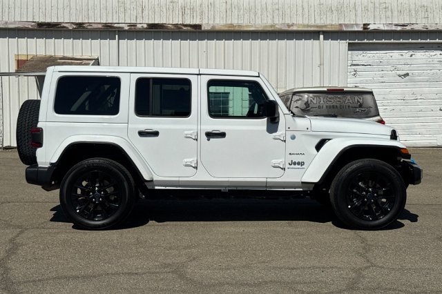 Used 2024 Jeep Wrangler Unlimited Sahara AWD/4WD image 3