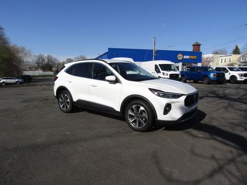 Used 2024 Ford Escape Platinum AWD/4WD image 33