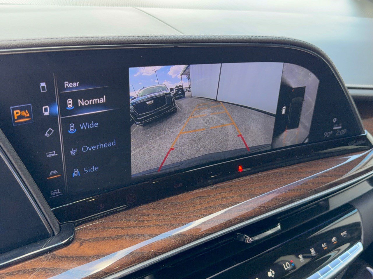 Used 2022 Cadillac Escalade Sport Platinum w/ Heavy-Duty Trailer Package AWD/4WD image 24