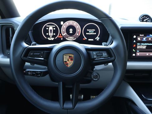 Certified 2025 Porsche Cayenne S image 16