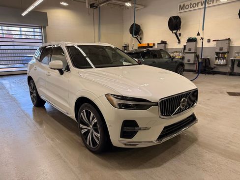 Used 2023 Volvo XC60 B5 Plus image 7