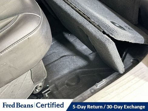 Used 2024 Chrysler Pacifica Touring-L image 16