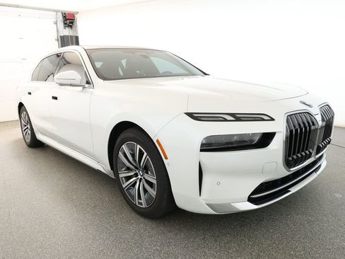 Used 2024 BMW i7 eDrive50 image 3