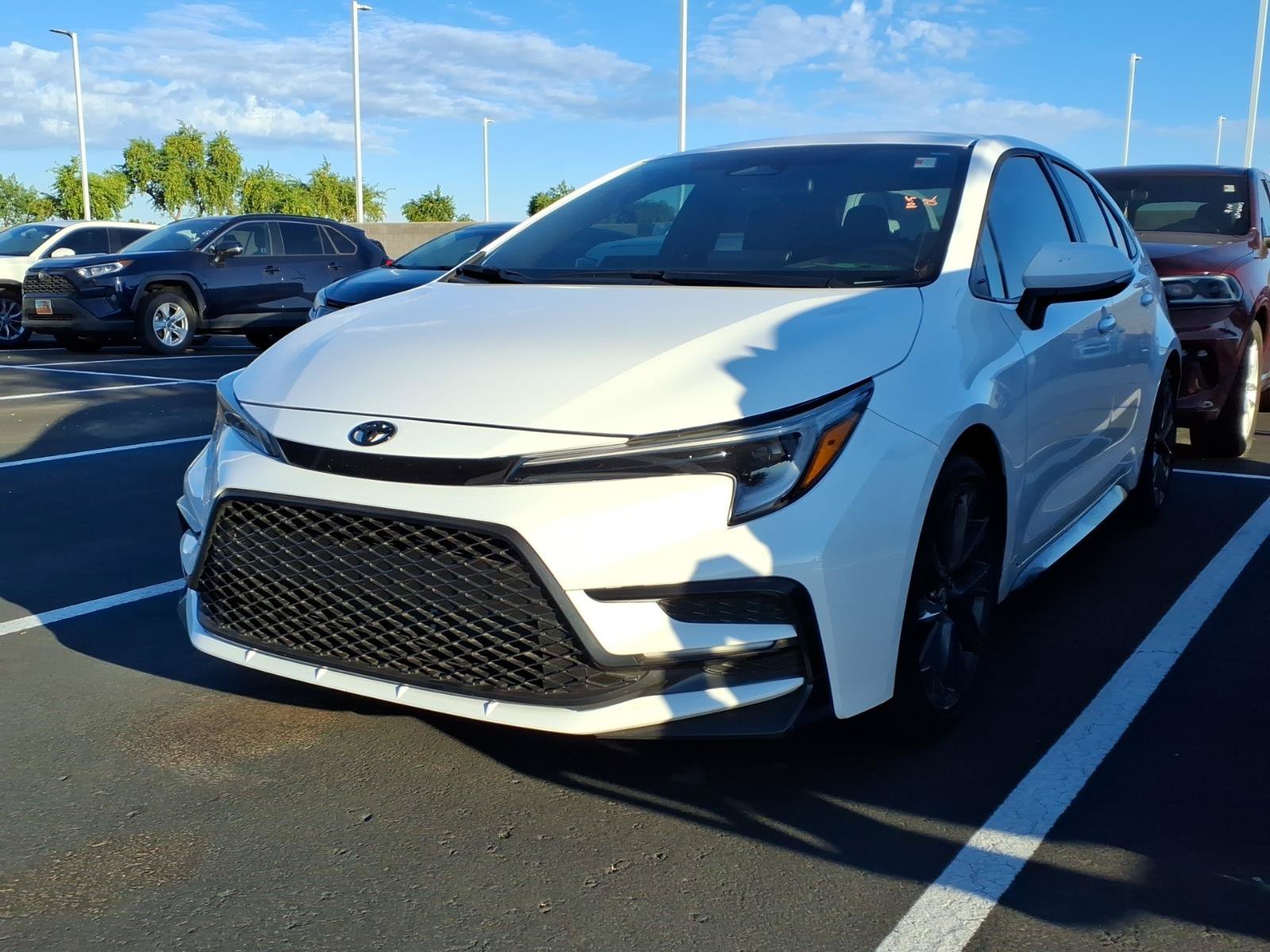 Used 2026 Toyota Corolla SE FWD image 2
