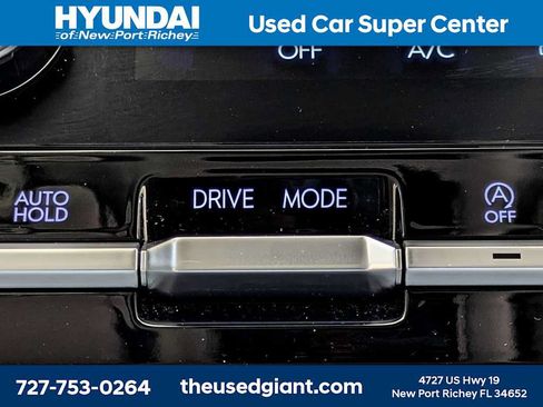 Used 2025 Hyundai Santa Fe SEL FWD image 30
